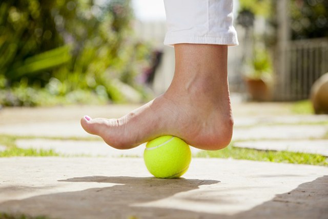 Tennis Ball stretching to heal Plantar Fasciitis quickly